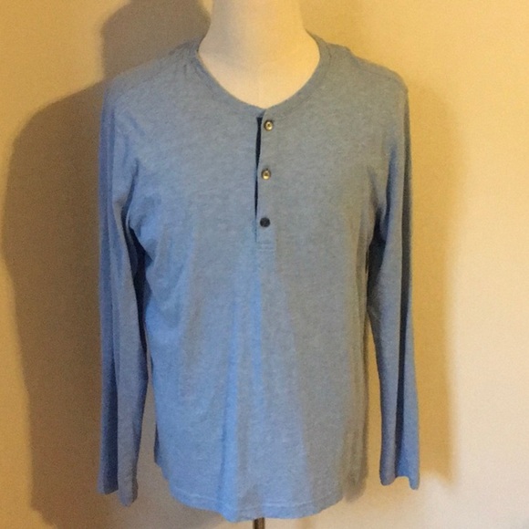 Banana Republic Long-Sleeve Henley Shirt in 100% Light Blue Cotton (sz L) - Picture 2 of 7